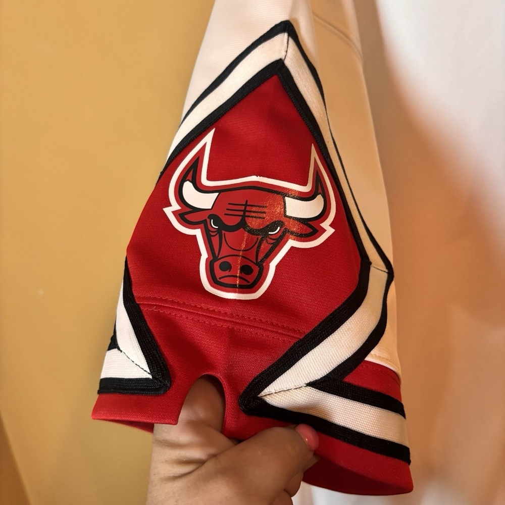 Mitchell & Ness Chicago Bulls Hardwood Classics Warm Up Shooting Shirt 2XL 52 - Picture 8 of 8